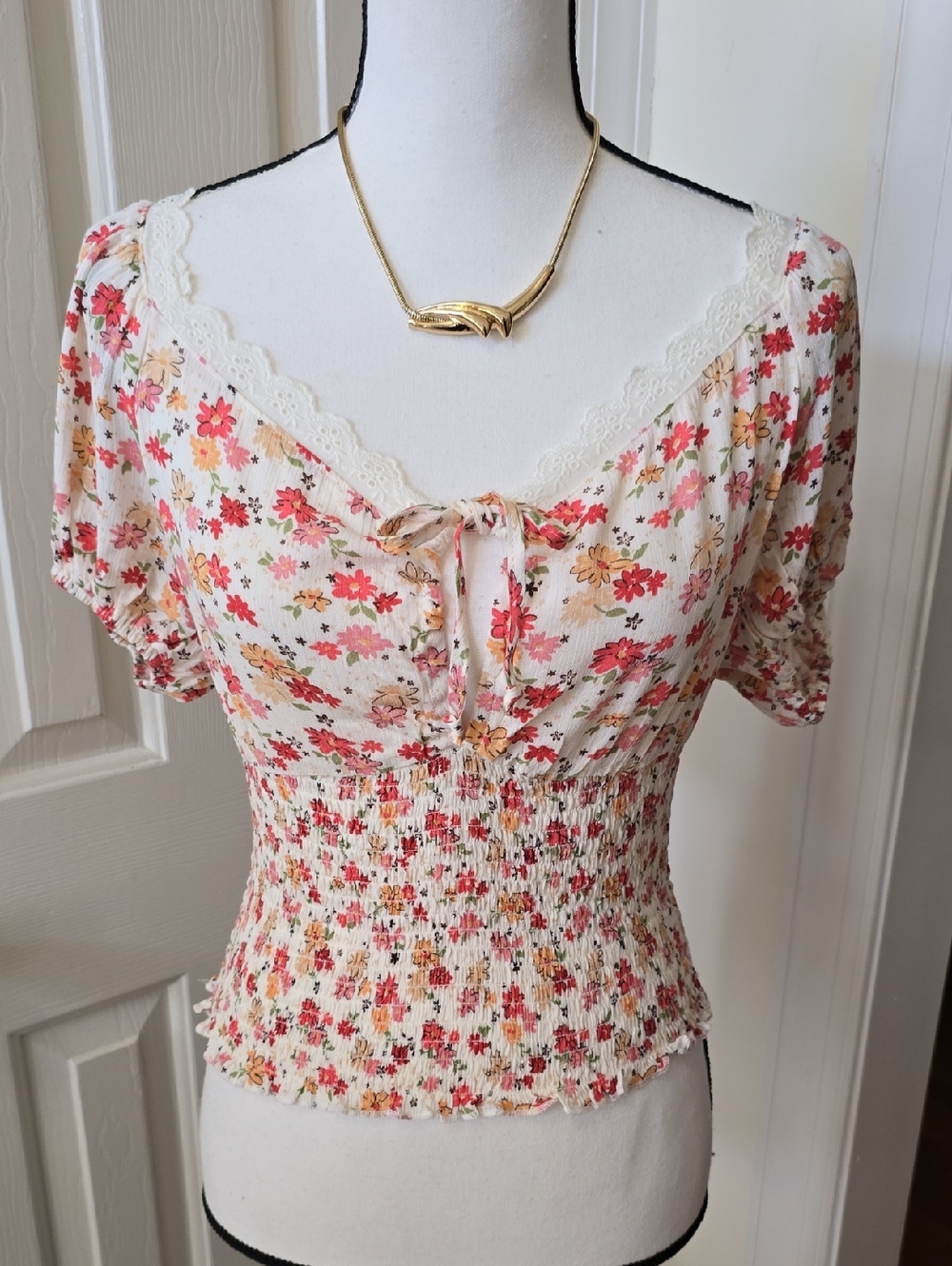 STITCH & PINE BRAND WOMEN'S PINK  FLORAL SUMMER TOP WITH SMOCKING SIZE MEDIUM